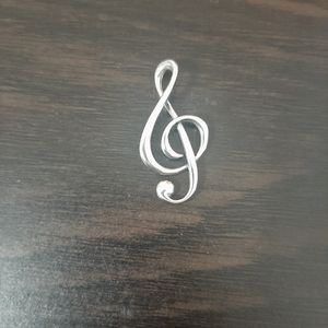 Treble chleft charm